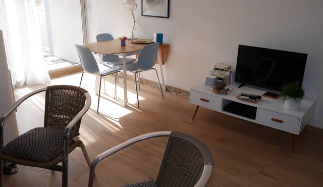 Charming 2-room apartment, city center, loggia, parking