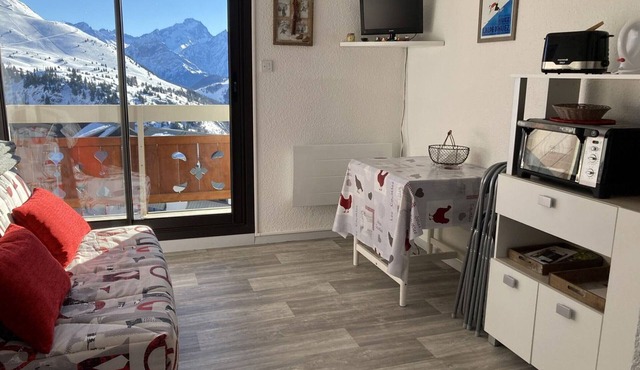 Charming 2-room apt in Alpe d'Huez, 4 people, south-facing balcony, ski locker