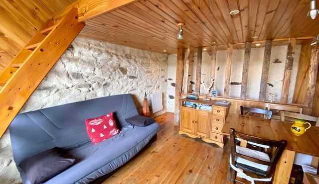 Charming 2-Room House for 4 Near Ski Resorts in Formiguères