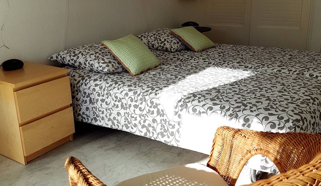 Charming 2 rooms, terrace, with garage, swimming pool