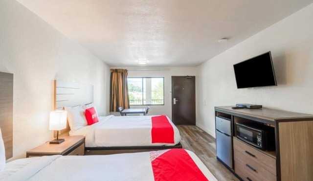 Charming 2 Rooms w/2 Queen Beds Stay in North Houston