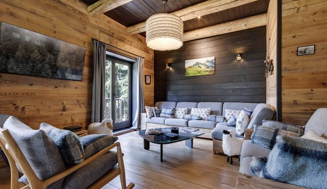 Charming 200m² Chalet in Val d'Isère with Sauna and Nordic Bath