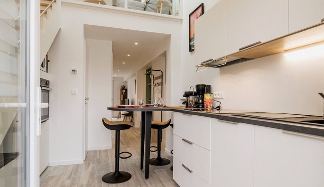Charming 2023 Cottage Near Beach & Golf with Private Parking, Terrace, WiFi & Baby Gear