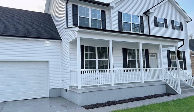 Charming 2800 sq.ft 4-bedroom home with AC and WiFi in Suffolk