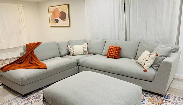 Charming 2B&1.5Bathroom with 3 Queens beds in brilliant Seattle