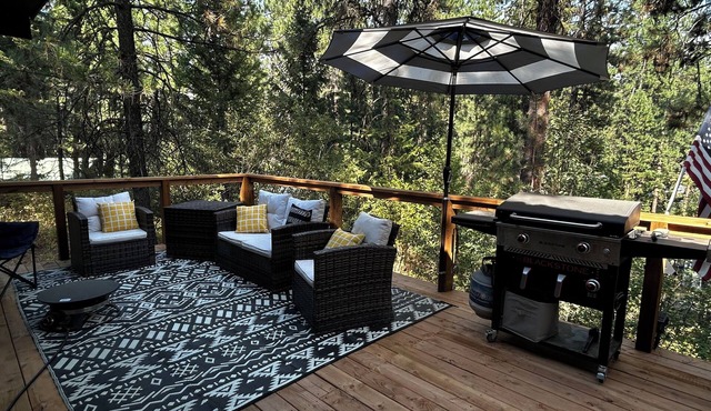 Charming 2B-1 B quiet mountain retreat in Terrace Lakes just an hour from Boise.