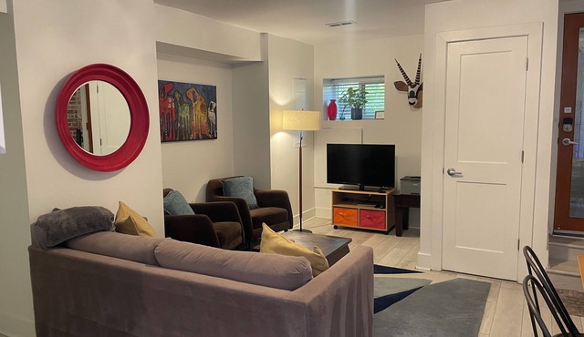 Charming 2BD/1BA in Hip Area - Near Metro