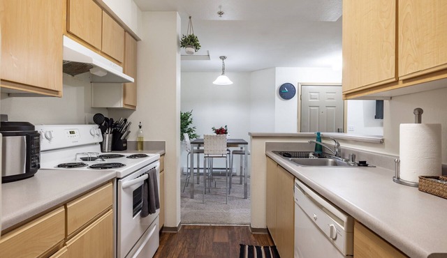 Charming 2BD/2BA Retreat in Covington – Your Perfect Getaway