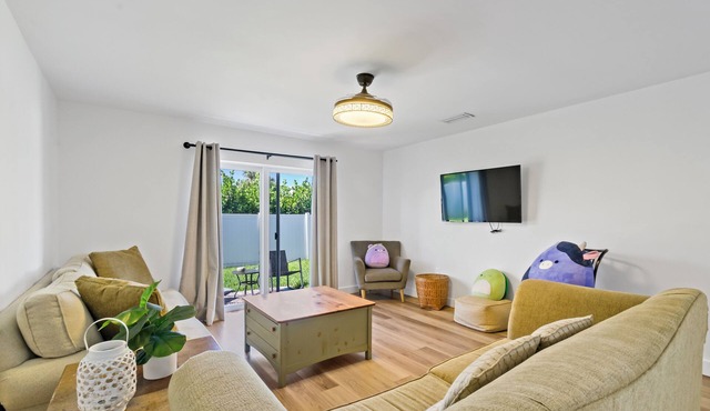 Charming 2BD Near Ft. Myers Beach