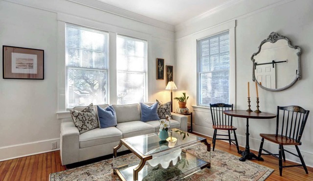 Charming 2BR/1BA in a Restored 1920s Savannah Home