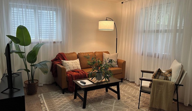 Charming 2BR/1BA, W/D, kitchen, patio, 20 min to WSU