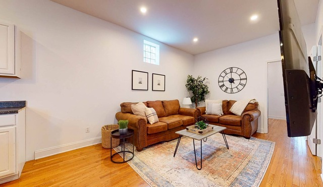 Charming 2BR/2BA Near NuLu/Downtown Area Hospitals