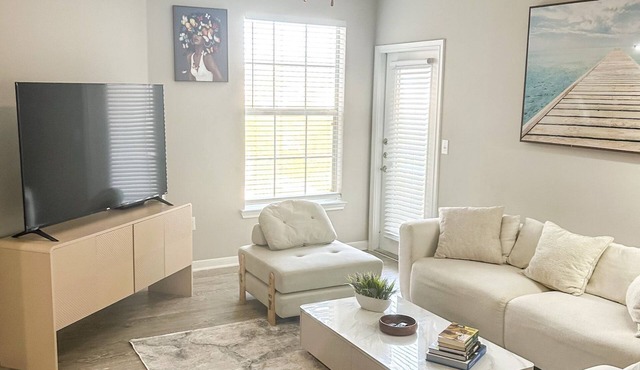 Charming 2BR/2BA Oasis in Magnolia