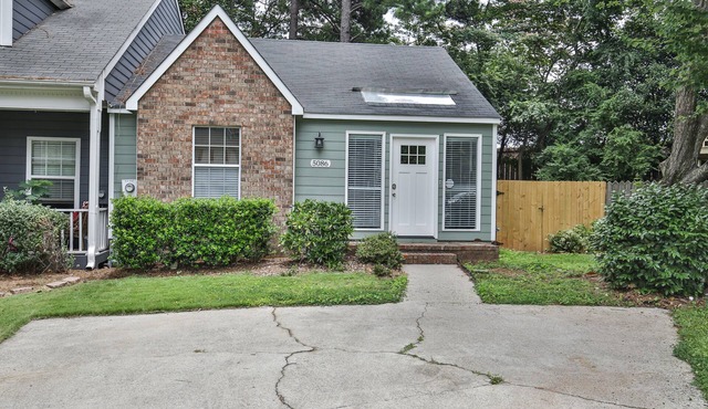 Charming 2BR/2BA Townhome - SLEEPS 6 - Pet-Friendly Retreat