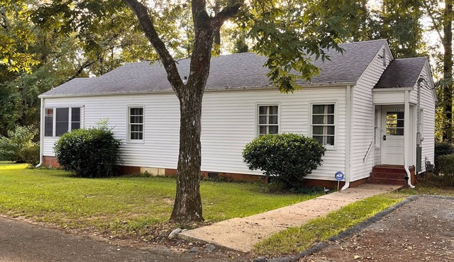 Charming 2BR cottage in Centreville. Close to Tuscaloosa and Birmingham