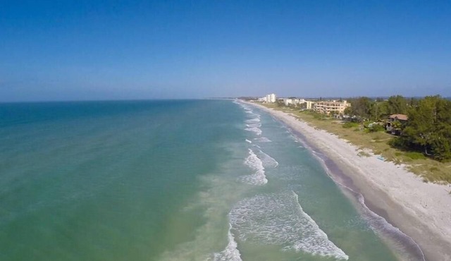 Charming 2BR ground floor condo in Beach Harbor Club on Longboat Key - Sea Ya