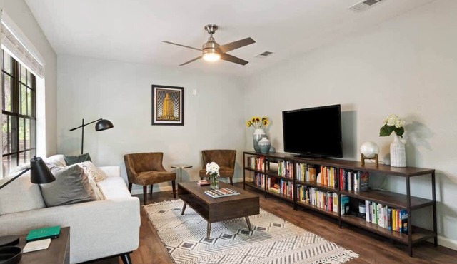 Charming 2BR Home in South Austin