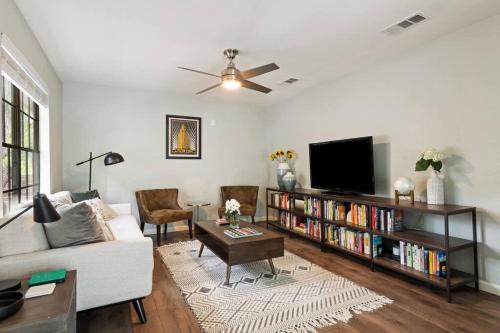 Charming 2BR Home in South Austin