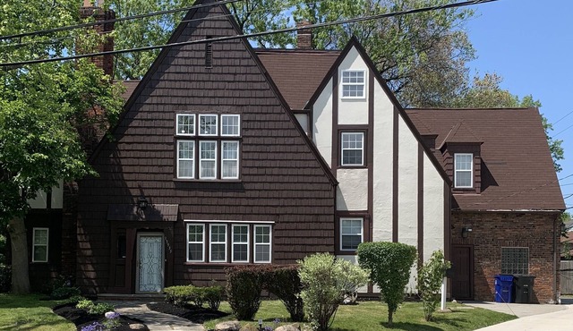 Charming 2BR home near Cleve Clinic/Shaker Square