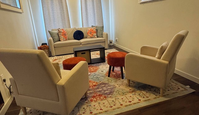 Charming 2BR Home with Backyard + Fast WiFi Sleeps 6