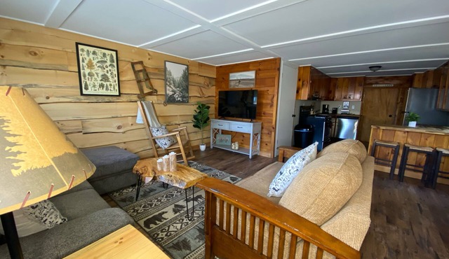 Charming 2BR in the Heart of the Adirondacks in Indian Lake NY.