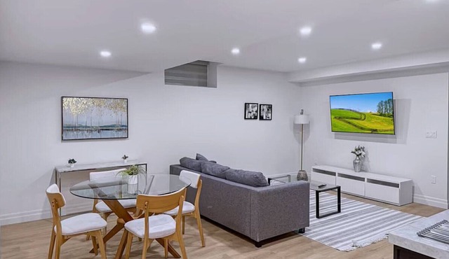Charming 2BR LowerSuite in LaSalle w/Private Entry