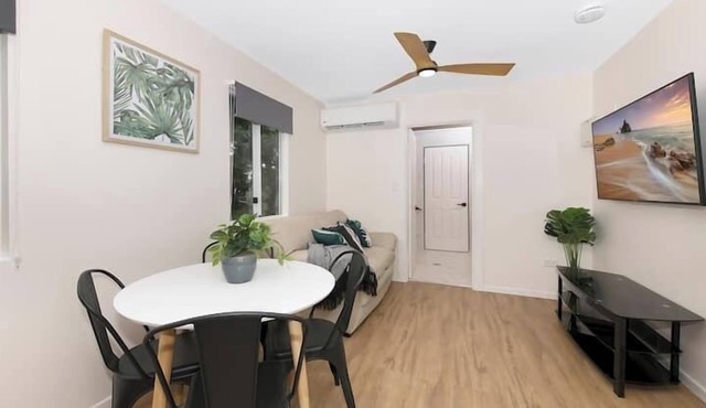 Charming 2BR Near City & Sea