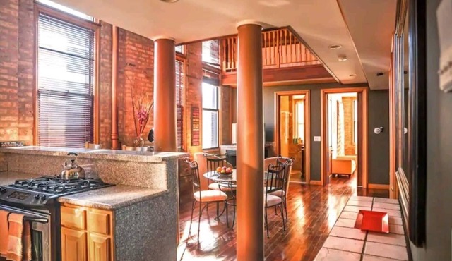 ★★★Charming 2BR near downtown, +FREE parking★★★