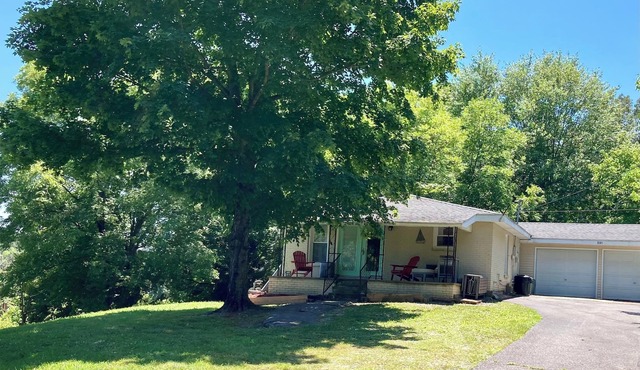 Charming 2BR near Lake Barkley – fully equipped and ready for your stay!