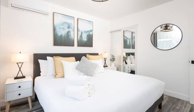 Charming 2BR Oasis w/Fire Pit & BBQ, Downtown SD