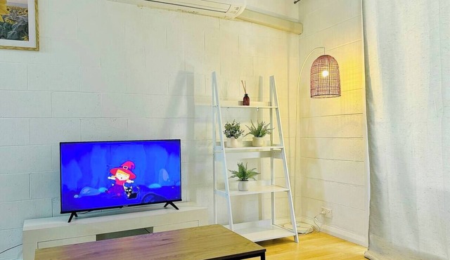 *Charming 2BR Retreat in Heart of Southern Bliss