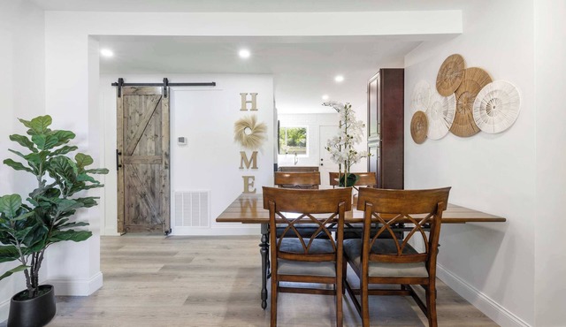 Charming 2BR Retreat – Minutes to Uptown Charlotte