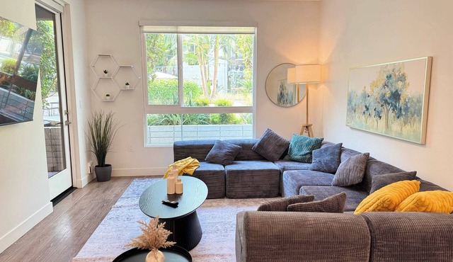 Charming 2BR Retreat W/Pool&Gym near Disneyland