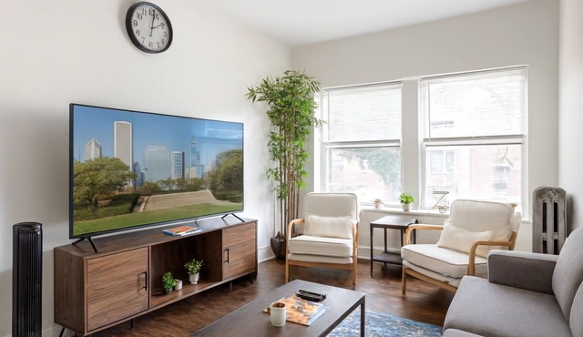 Charming 2BR Stay Ideal for Long or Short Visits