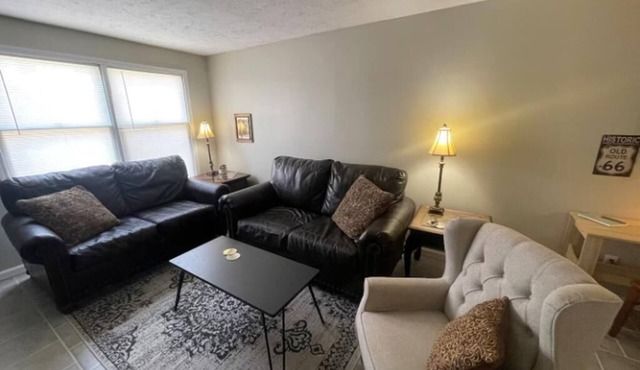 Charming 2BR Townhome - Close to Fort Leonard Wood & Downtown Waynesville