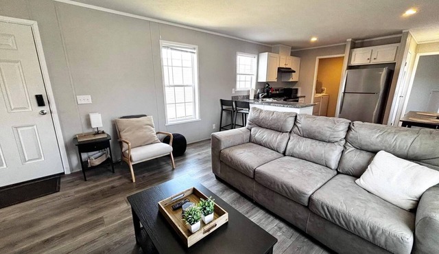 Charming 2BR Warren House