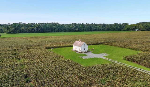 Charming 2BR with Fire Pit on Farm - 10 Min to Wharf