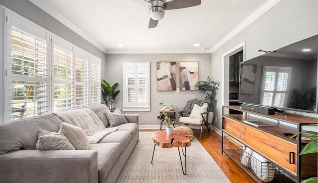 Charming 3/2 Home | Near DT | King Bed | Fire Pit