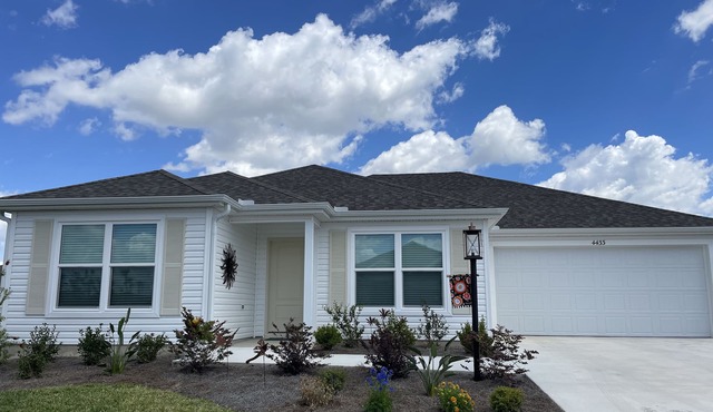 Charming 3/2 in village of DeLuna with golf cart. Inquire about Summer discount.