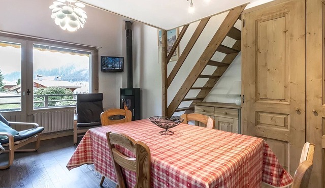 Charming 3* apartment, near slopes, wood stove, garage, WIFI