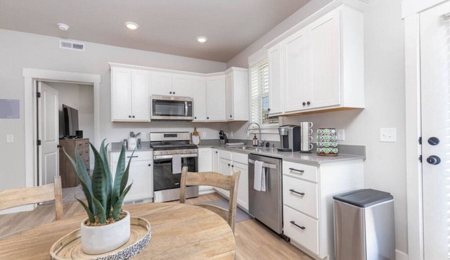 Charming 3-bedroom in vibrant new neighborhood