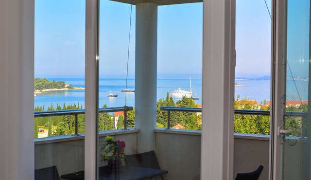 Charming 3 bdms A&M Apartment in Cavtat,near beaches with free parking