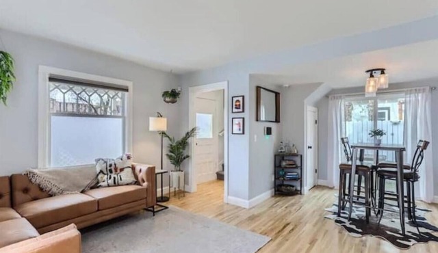 Charming 3-BDR Cottage: Downtown Boulder