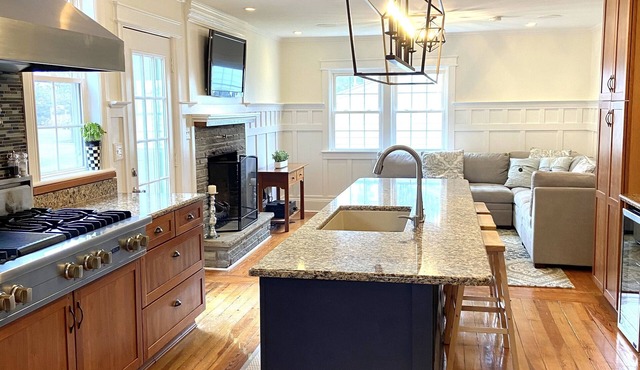 Charming 3 Bdrm Home-Less than 1 mile from Village of Skaneateles-with Parking