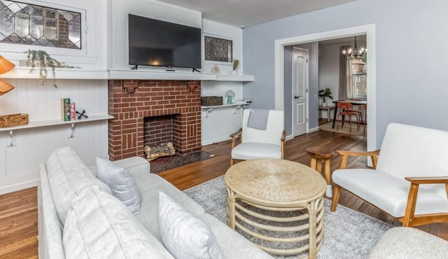 Charming 3-Bdrm in Pittsburgh