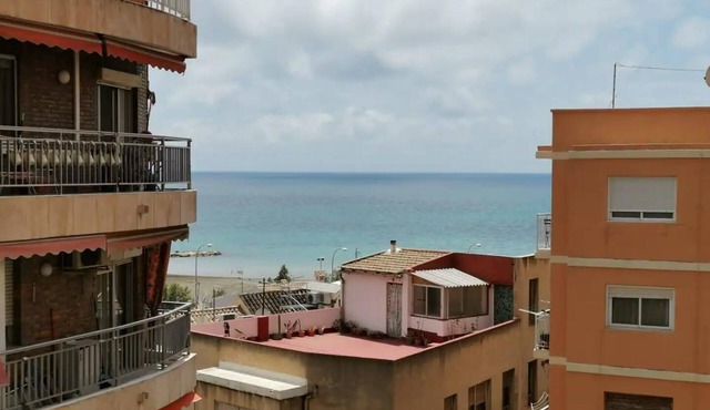 Charming 3 Bedroom Apartment in the Postiguet Beach