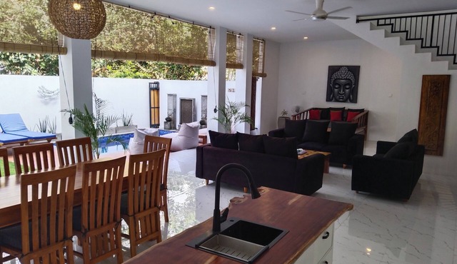 Charming 3-bedroom villa with AC and WiFi in serene Nusa Tenggara Bar