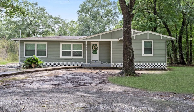 Charming 3-bed/2-Bath house with WiFi in Lumberton