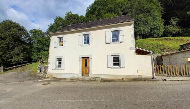 Charming 3 Bed Béarnaise house - Minutes from hiking spots !