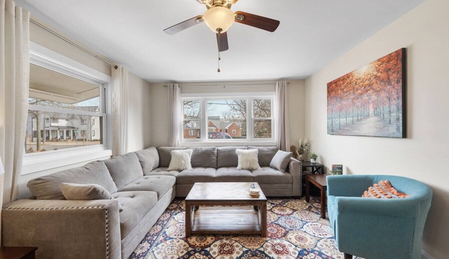 Charming 3-Bed Bungalow with Fenced-in Yard